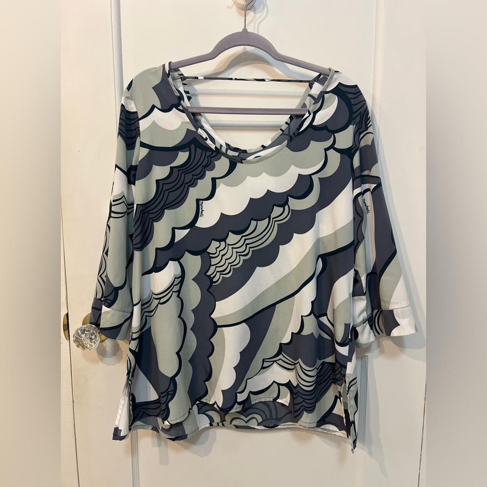 Manuheali’i Blouse Size Large